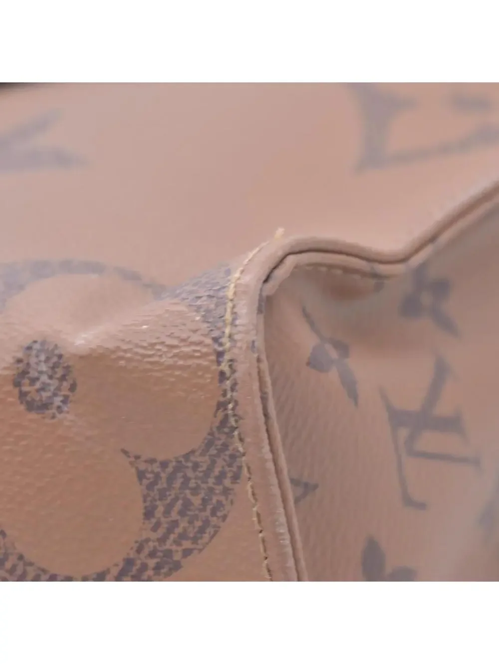 $3300 RFID Louis Vuitton Reverse Monogram Giant Onthego MM